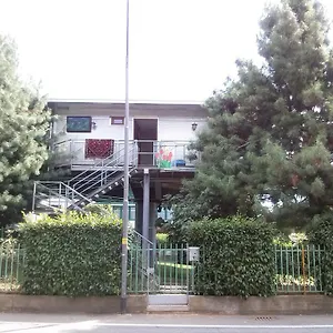  Guest house Bgy Airport